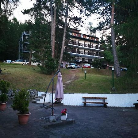 Royal Hotel Paolino Cavareno Buitenkant foto