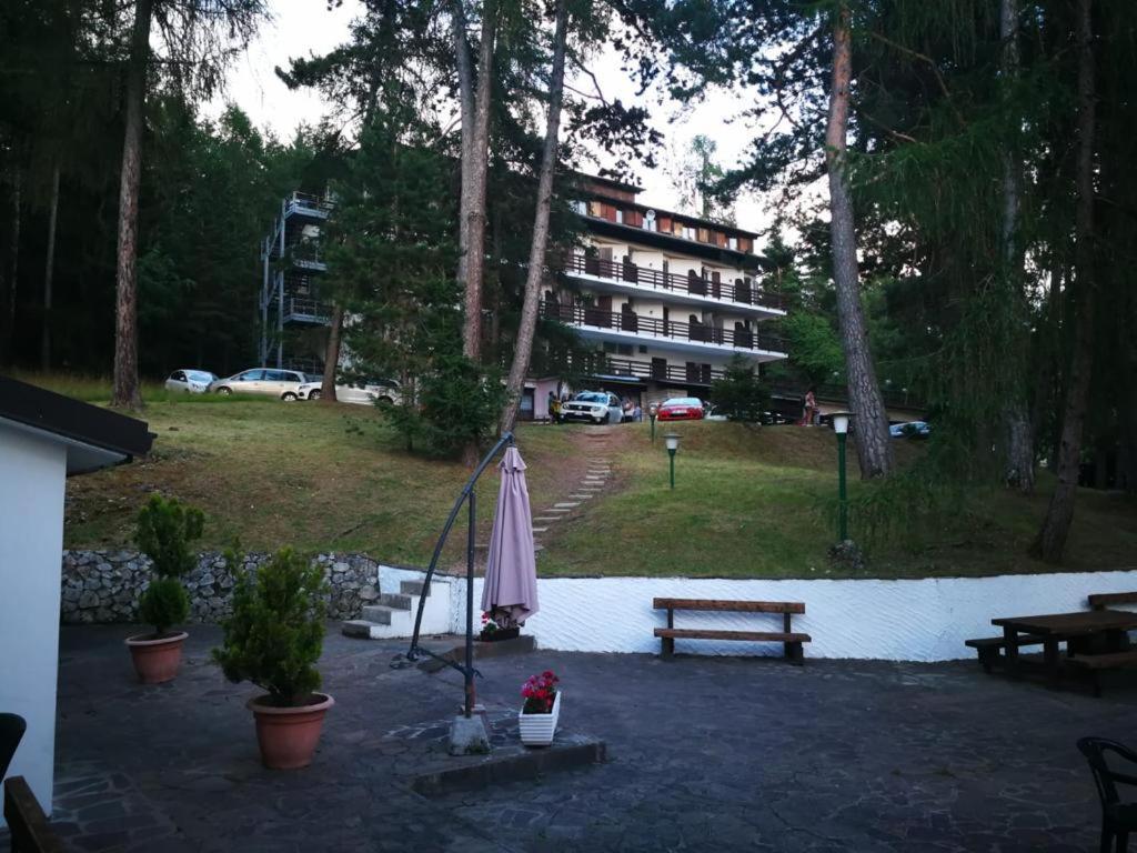 Royal Hotel Paolino Cavareno Buitenkant foto