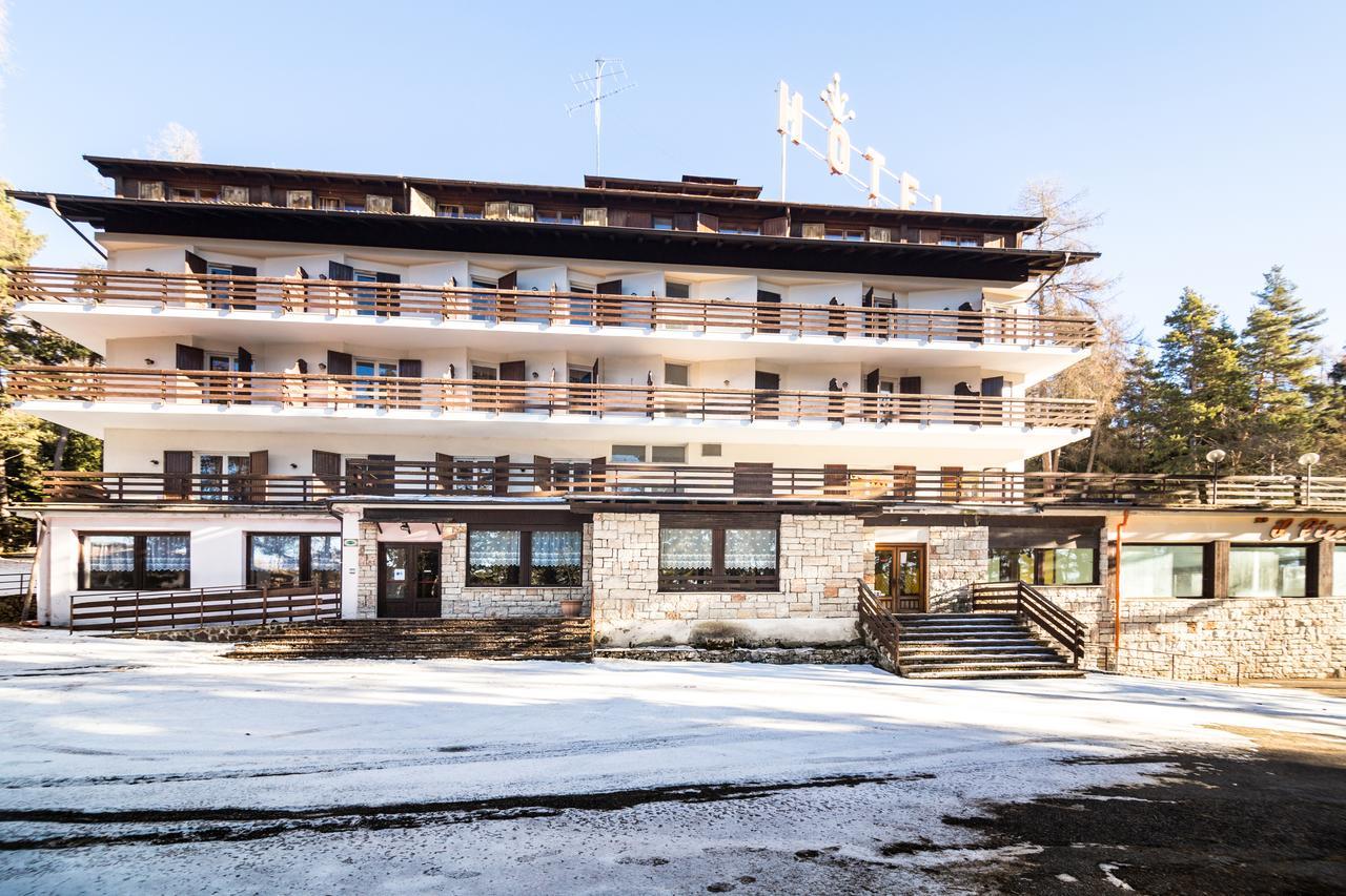 Royal Hotel Paolino Cavareno Buitenkant foto