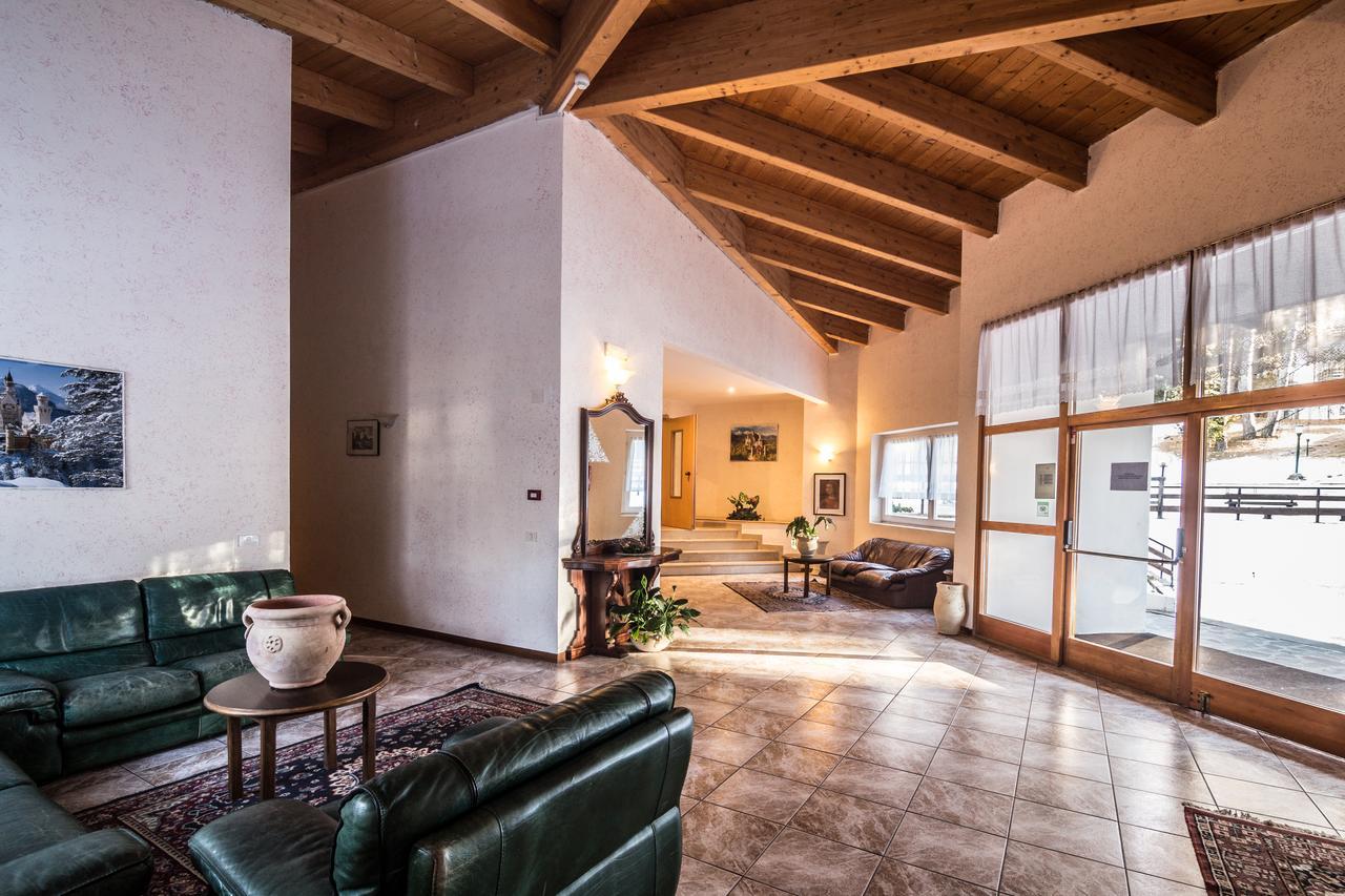 Royal Hotel Paolino Cavareno Buitenkant foto